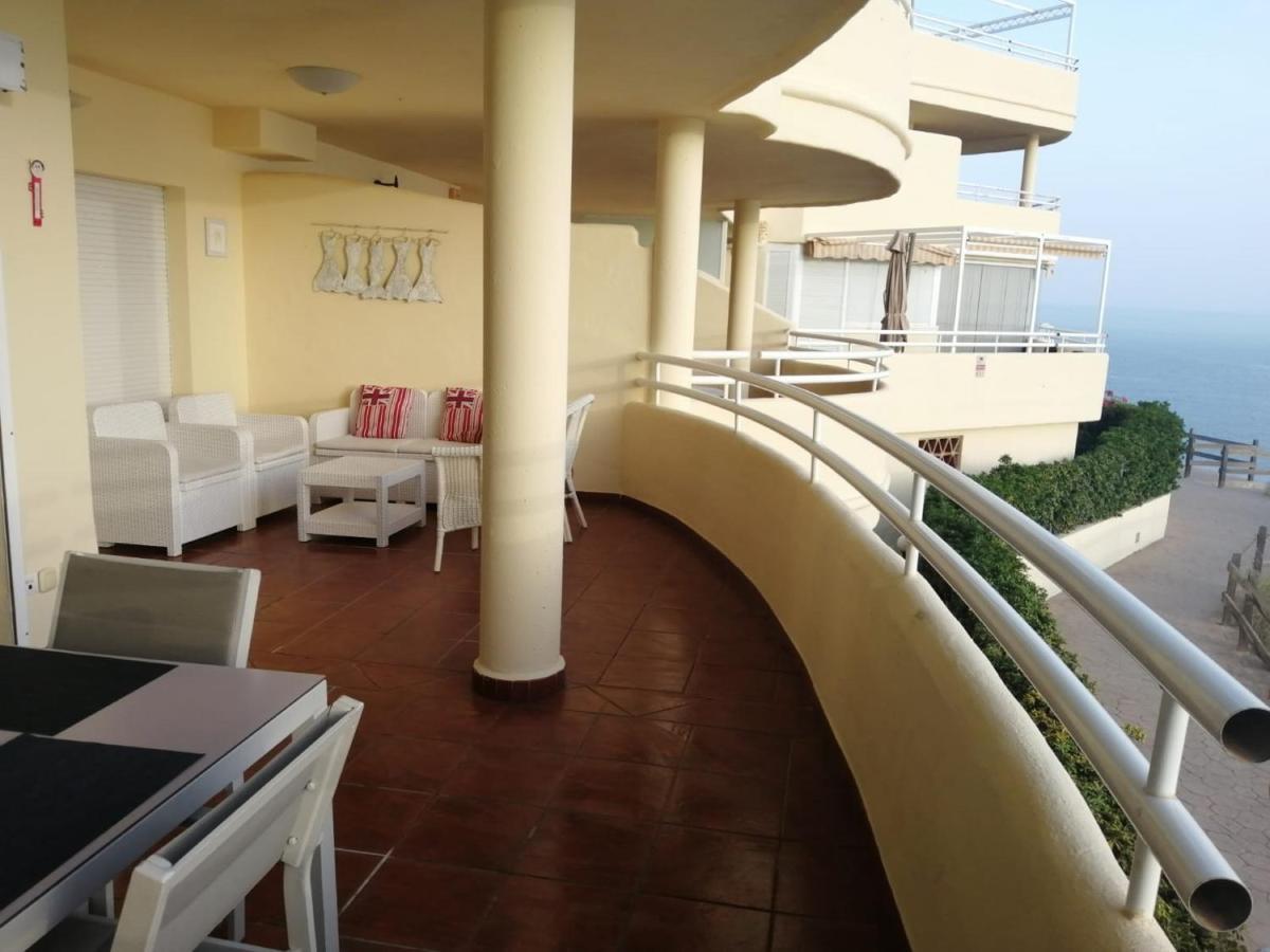 Holidays2Benalmadena Torrequebrada Sea View Front Beach With Pool Parking & Terraces المظهر الخارجي الصورة