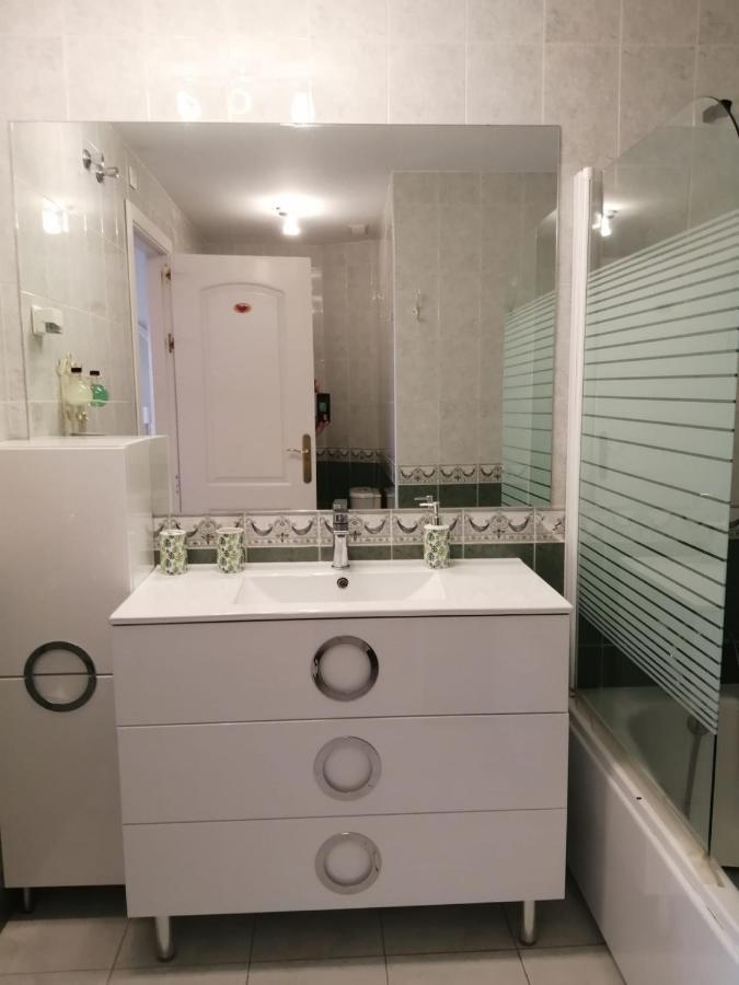 Holidays2Benalmadena Torrequebrada Sea View Front Beach With Pool Parking & Terraces المظهر الخارجي الصورة